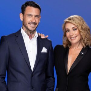 Karen envía mensaje a Mauricio Pinilla por su estado de salud