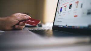CyberDay: Especialista en ciberseguridad de Entel entrega recomendaciones para navegar y comprar de forma segura