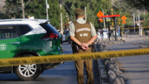 Mujer murió atropellada en Santiago Centro tras choque entre bus y un automóvil