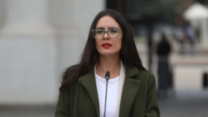 Ministra Vallejo criticó dichos de Luis Silva sobre Pinochet: 