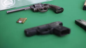 Arma tendría encargo por robo: los antecedentes que se reunieron tras disparo de estudiante en su colegio