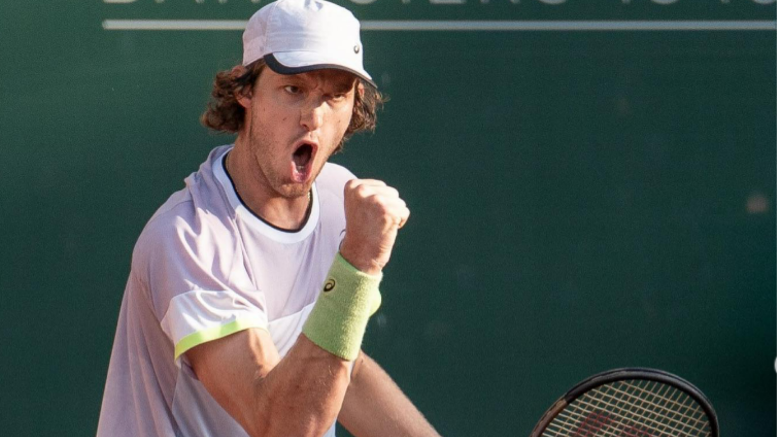 Nico Jarry avanza en Roland Garros