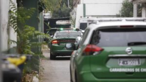 Dos personas fueron detenidas por encerrona en Ñuñoa: recuperaron el auto en Peñalolén