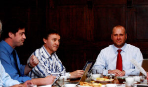 Ex jefe informático de La Moneda fue detenido por pornografía infantil tras alerta del FBI