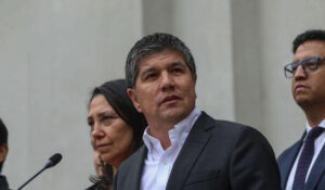 Monsalve anuncia querella y califica de 