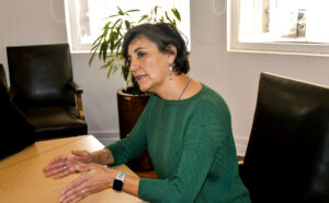 Ministra de Salud pone sobre la mesa el escenario contra las isapres si la devolución no es universal