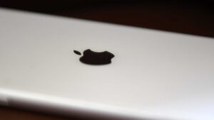¿Qué dice el Sernac?: Líder anuló ventas del iPhone 14 Pro Max a $53 mil