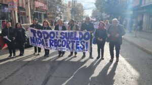 Trabajadores de la educación de San Bernardo se manifiestan por el no pago completo de sus sueldos