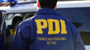 Funcionario de la PDI fue apuñalado en el Parque de los Reyes: está fuera de riesgo vital