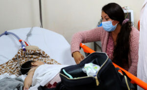 92% de ocupación de camas críticas pediátricas desata crisis sanitaria por virus respiratorios