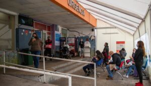 Minsal rechaza adelantar vacaciones de invierno y no descarta teletrabajo para padres de preescolares