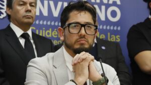 Oposición en bloque pide la salida del subsecretario Araos para que 