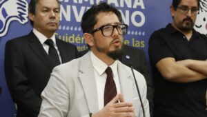 Diputados oficialistas se suman a la oposición y piden renuncia de subsecretario Fernando Araos