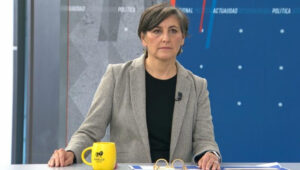 Ministra Aguilera explica las razones del Minsal para no consultar por camas críticas pediátricas en Clínica Las Condes