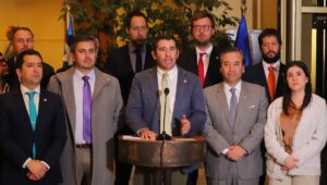 Republicanos anuncia acusación constitucional contra ministra Aguilera ante crisis por virus respiratorios