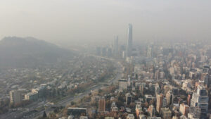RM vive su cuarta Alerta Ambiental consecutiva: qué patentes no pueden circular