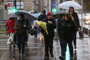 Vuelven las precipitaciones a Santiago: revisa qué días lloverá en la Región Metropolitana