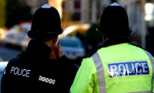 FOTOS - Persecución a 180 kilómetros por hora en Inglaterra termina con tres chilenos detenidos