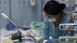 Anticuerpos monoclonales, el tratamiento que evalúa el Minsal contra el virus sincicial
