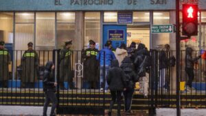 Estas son las comunas que han suspendido las clases por lluvias en la Región Metropolitana