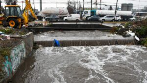 Maipú anuncia entubamiento de canal Santa Marta tras nuevo desborde