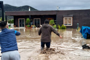 Las comunas que pueden sufrir el corte del suministro de agua por las lluvias y la emergencia