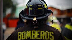 Bombero se encuentra desaparecido tras caer al río Ancoa en medio de rescate en Linares