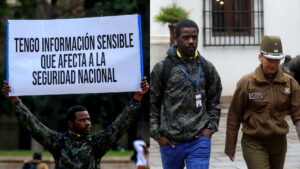 VIDEO - ¿Qué dijo y qué denunció el solitario hombre del cartel que se manifestó en La Moneda?