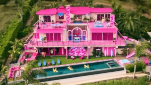 Cómo hospedarse en la casa de Barbie en Malibú por Airbnb