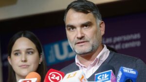 UDI evalúa una acusación constitucional contra el ministro Montes por el caso Democracia Viva