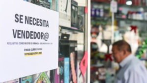 Buenas noticias: desempleo a la baja, inundaciones no afectarían mayormente al IPC