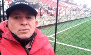 ¿Qué fue de...? Patricio Oñate, el recordado notero de la televisión chilena en los años 90
