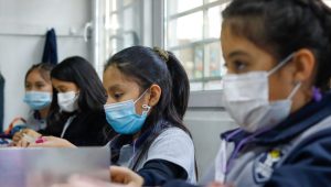 Mineduc reitera uso obligatorio de mascarillas en colegios y escuelas en la vuelta a clases