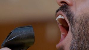 ¿Freddie Mercury?: Gabriel Cañas sorprende con icónica imitación en Generación 98