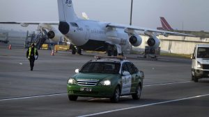 Frustrado robo en el aeropuerto: intentaron llevarse vehículo del estacionamiento de la DGAC