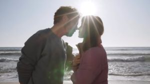 VIDEOS - ¿Fue beso?: Martita y Gonzalo son sorprendidos por Javiera en nuevo adelanto de Generación 98