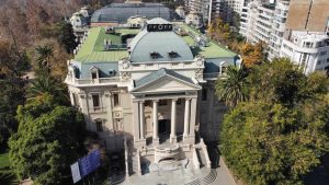 Las seis exhibiciones del MAC que conmemoran los 50 años del golpe de Estado