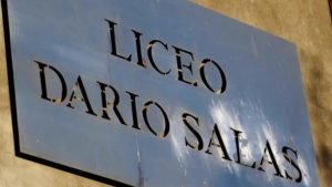 Alumna del Liceo Darío Salas fue apuñalada por compañera en el baño