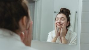 Por la noche ¿Cuál es el orden correcto para un buen skincare?