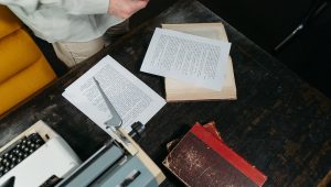 UNAB extiende convocatoria para segunda versión del concurso de novela negra “Puerto Negro”
