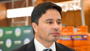 Rodolfo Carter defiende a ex guardia que dejó bomba en la vía pública: 