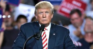 ¿Podría Trump ir a la cárcel y ser presidente si es condenado?