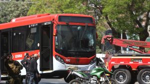 El cargo por el que será formalizado el conductor del bus RED que atropelló y mató a una mujer en Las Condes