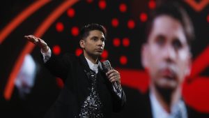 VIDEO - Fabrizio Copano vivió tenso momento con una asistente durante show en el Caupolicán: 