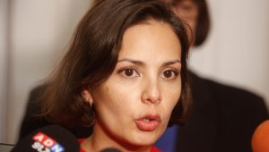 Primera actividad de nueva ministra Arredondo: entregó Premio Nacional de Artes Plásticas