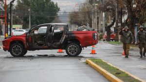 VIDEOS - Delincuentes protagonizan violento asalto a ServiEstado de Peñalolén