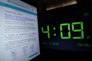 Cambio de hora en Chile: ¿Se atrasa o se adelanta el reloj esta semana?