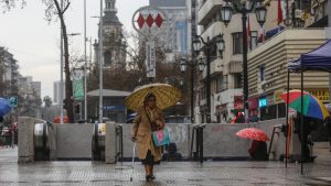 Santiago amaneció empapado: ¿A qué hora dejará de llover?