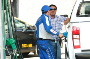 Ante fuerte alza anunciada: ¿Dónde está la bencina más barata?