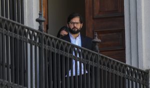 FOTO - Así reaccionó el presidente Boric a las amenazas que llegaron a la casa de sus padres